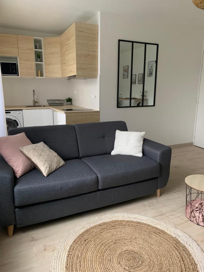 Studio 30M2 - Au Pied De La Gare - Parking Cergy Luaran gambar