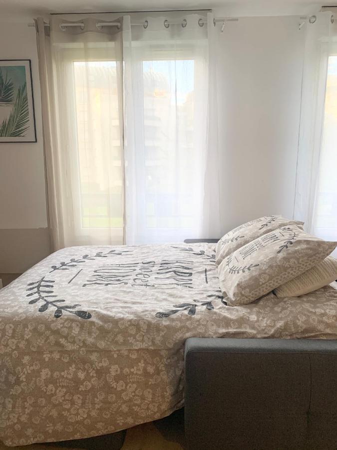 Studio 30M2 - Au Pied De La Gare - Parking Cergy Luaran gambar