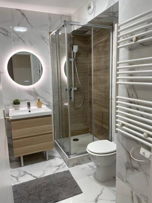 Studio 30M2 - Au Pied De La Gare - Parking Cergy Luaran gambar